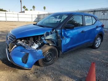  Salvage Nissan Kicks Play