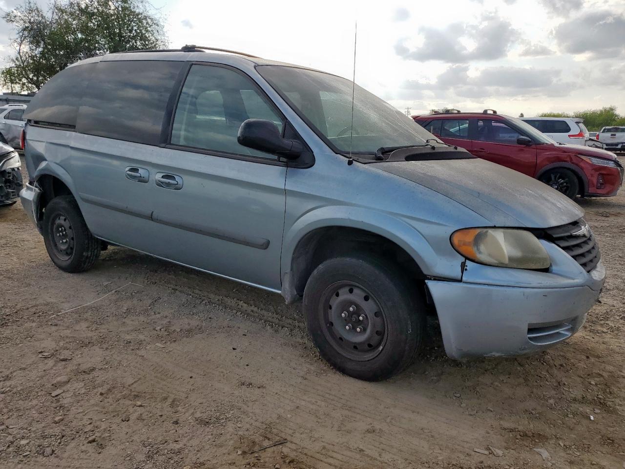 Chrysler Minivan Image 5