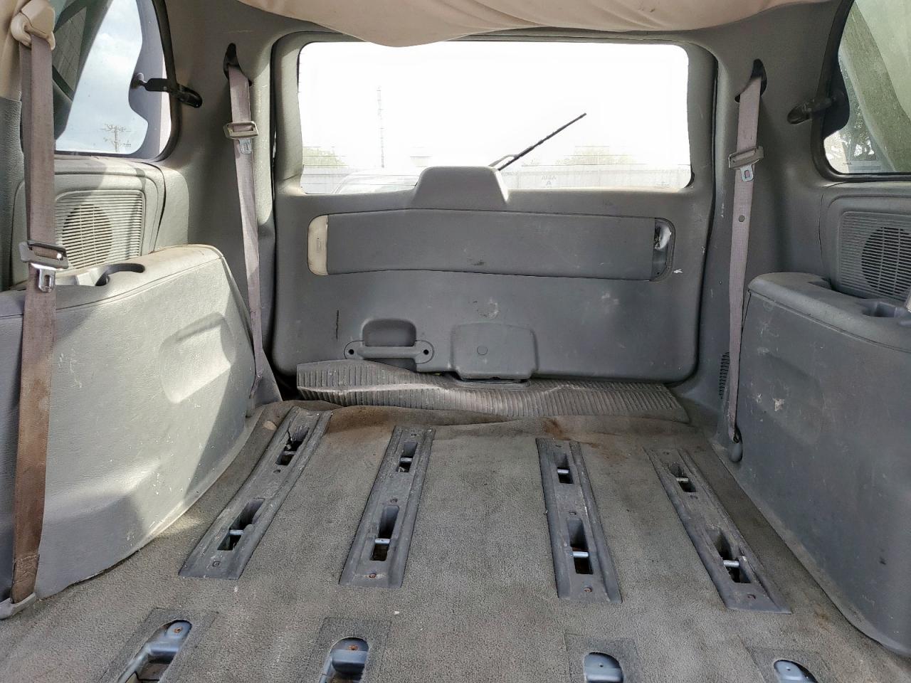 Chrysler Minivan Image 9