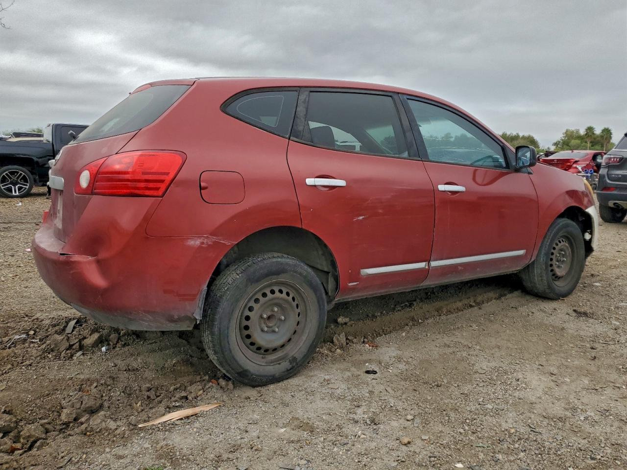 Nissan Rogue S Image 3