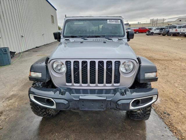 Jeep Gladiator Sport Image 3