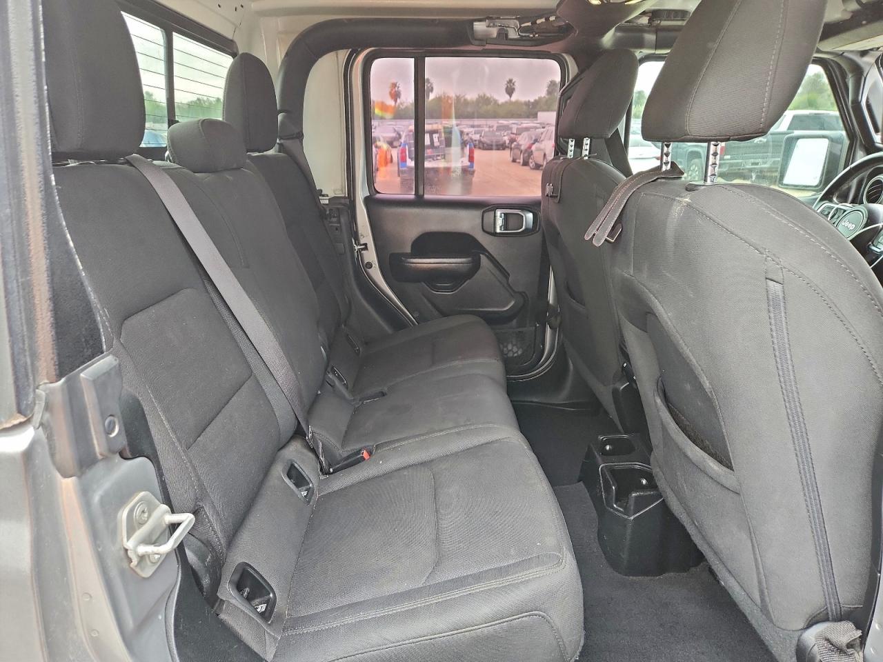 Jeep Gladiator Sport Image 7