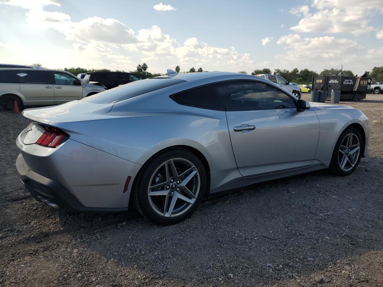 Ford Mustang Image 3