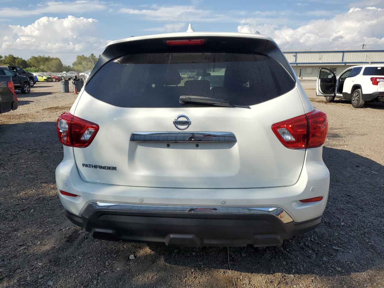 Nissan Pathfinder S Image 10