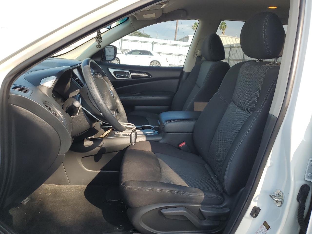 Nissan Pathfinder S Image 8