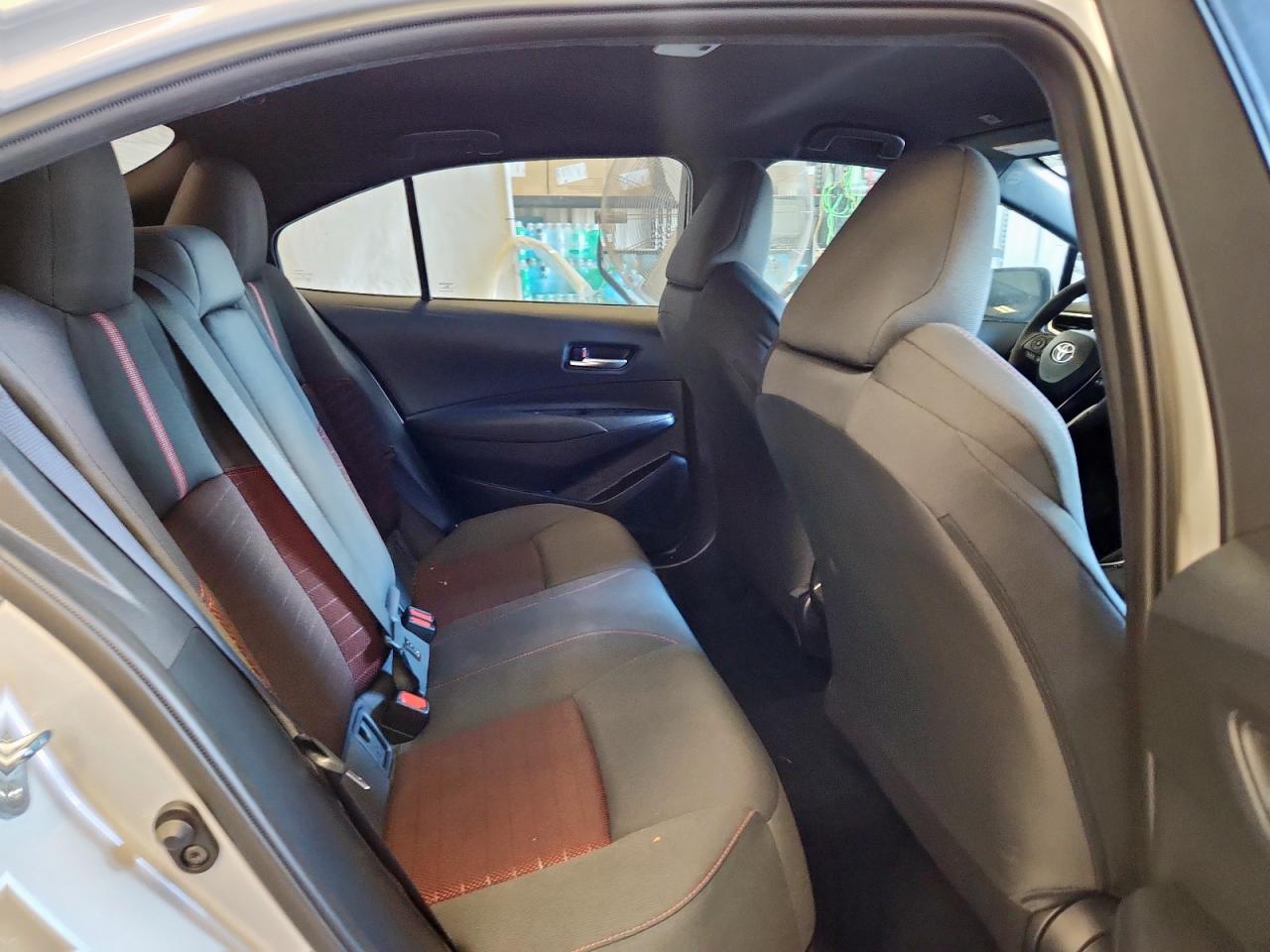 Toyota Corolla Se Image 11