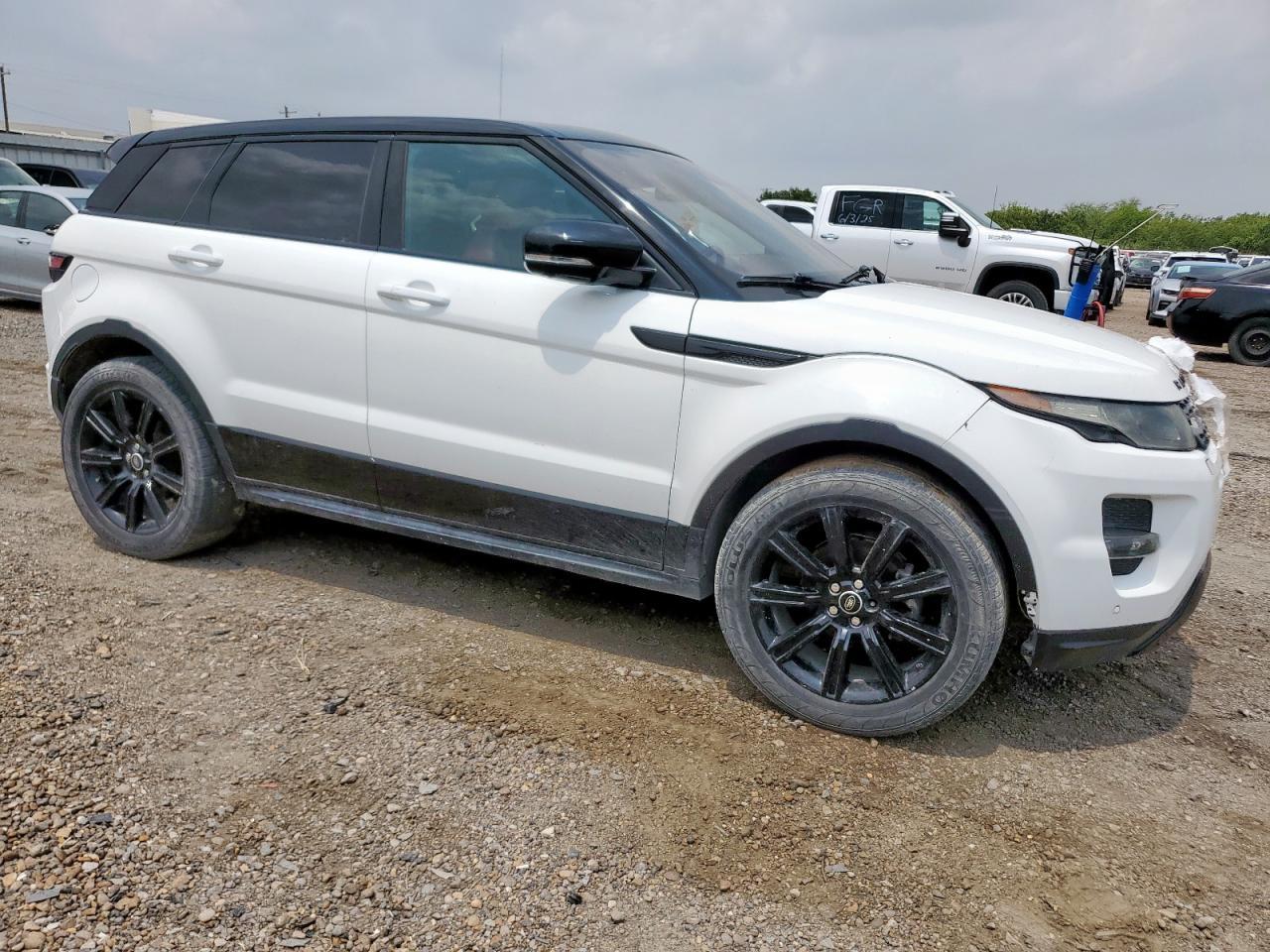 Land Rover Range Rover Dynamic Premium Image 12