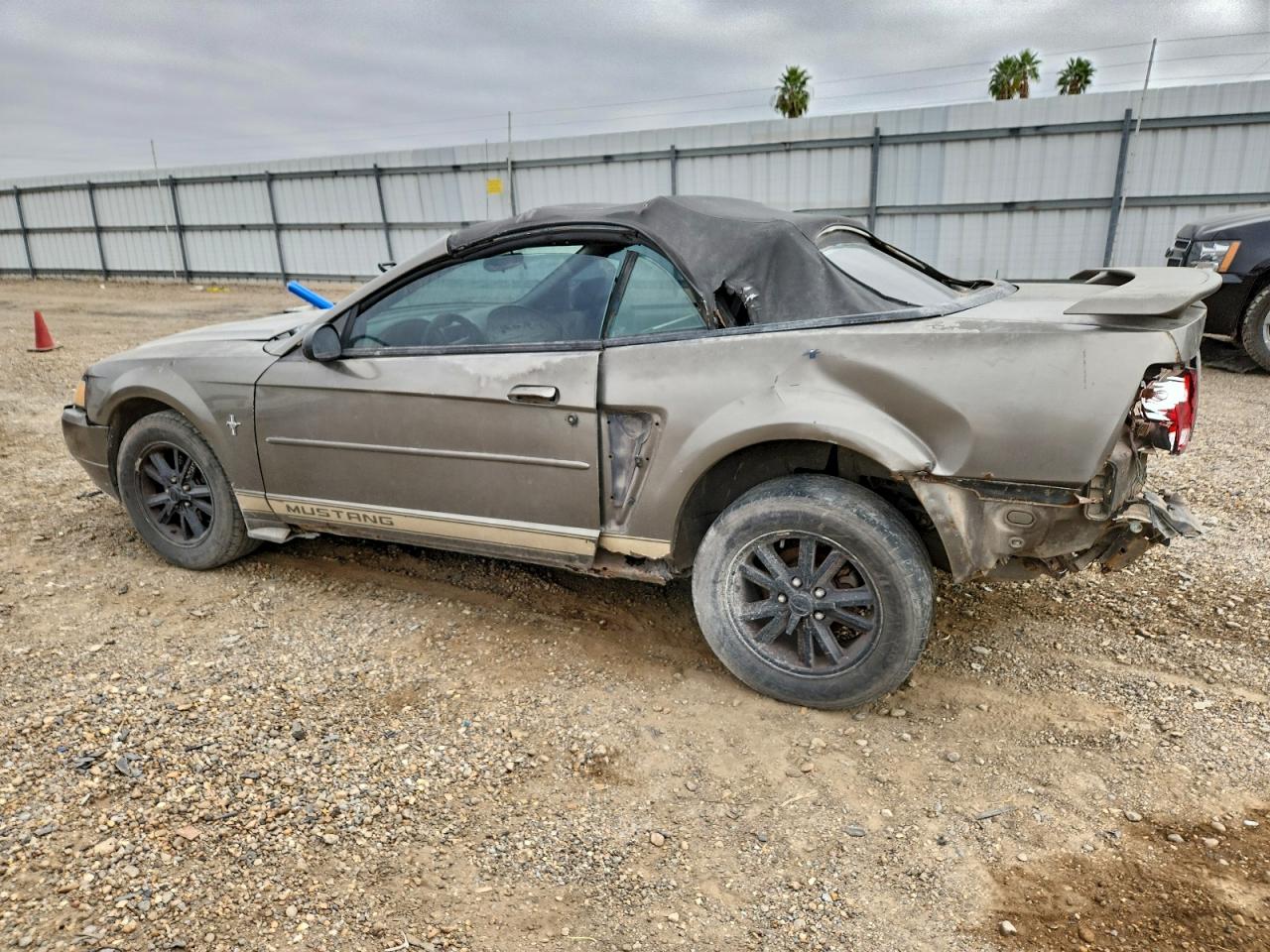 Ford Mustang Image 3