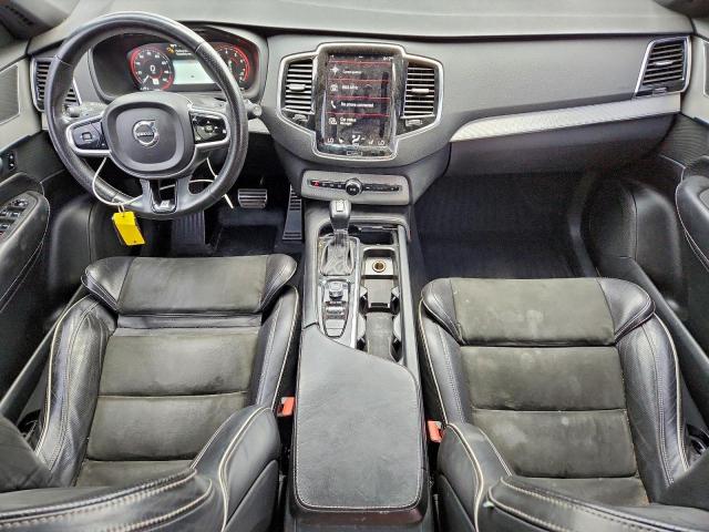 Volvo XC90 T5 Image 10