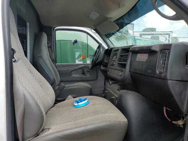 Chevrolet Express Image 8