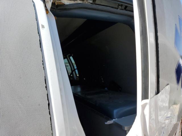 Chevrolet Express Image 9