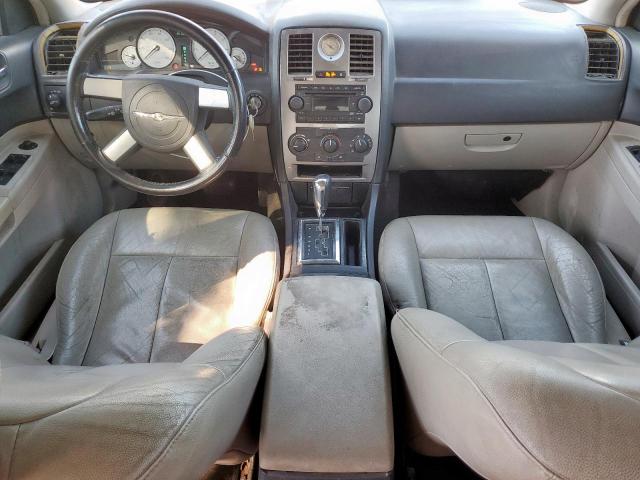 Chrysler 300 Touring Image 12