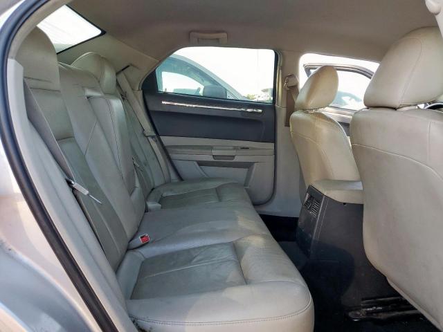 Chrysler 300 Touring Image 10