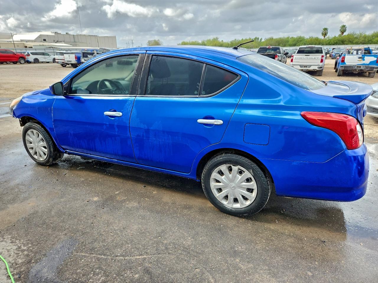 Nissan Versa S Image 3