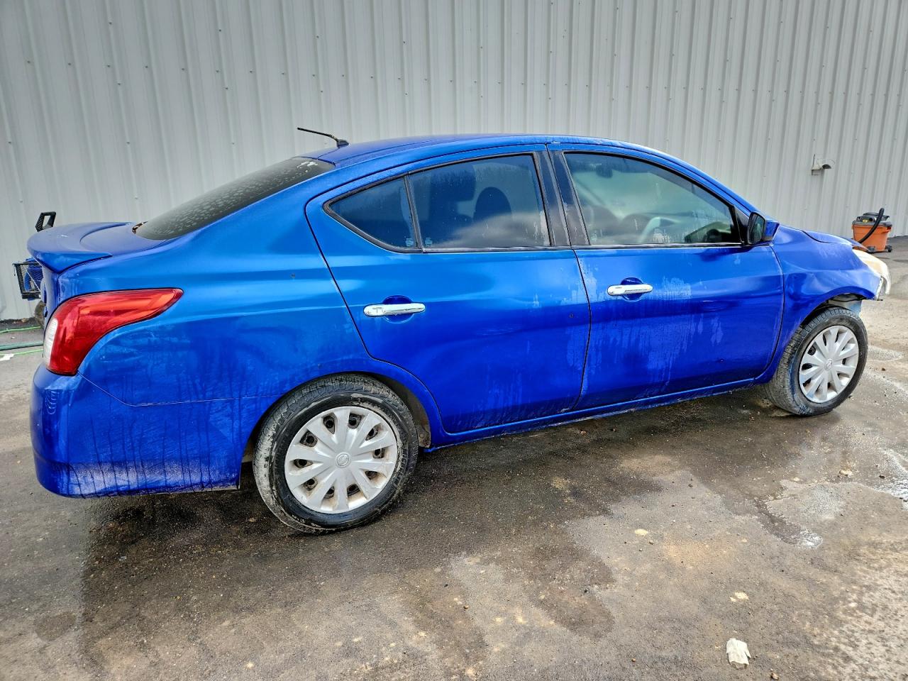 Nissan Versa S Image 8