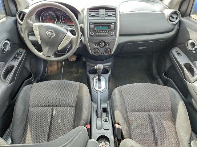 Nissan Versa S Image 6
