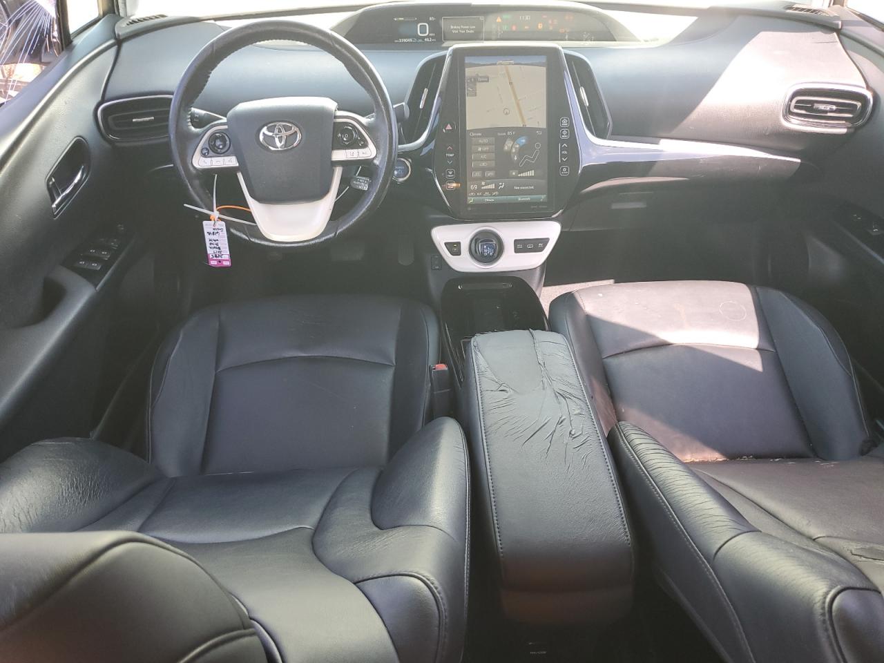 Toyota Prius Image 11