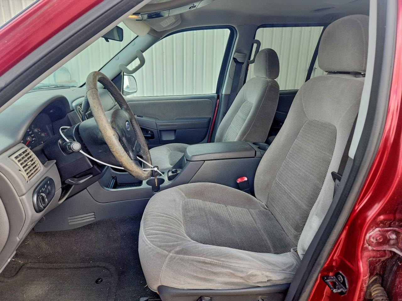 Ford Explorer Xlt Image 3