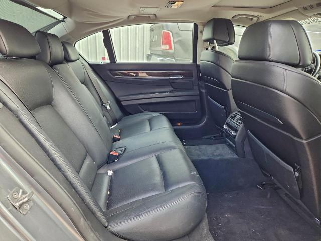 BMW 7 Series Li Image 10