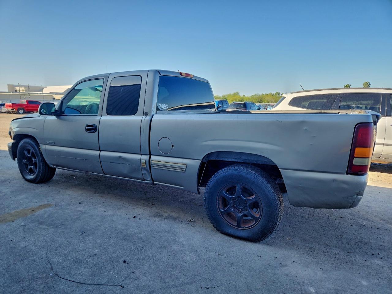 Chevrolet Silverado C1500 Image 4