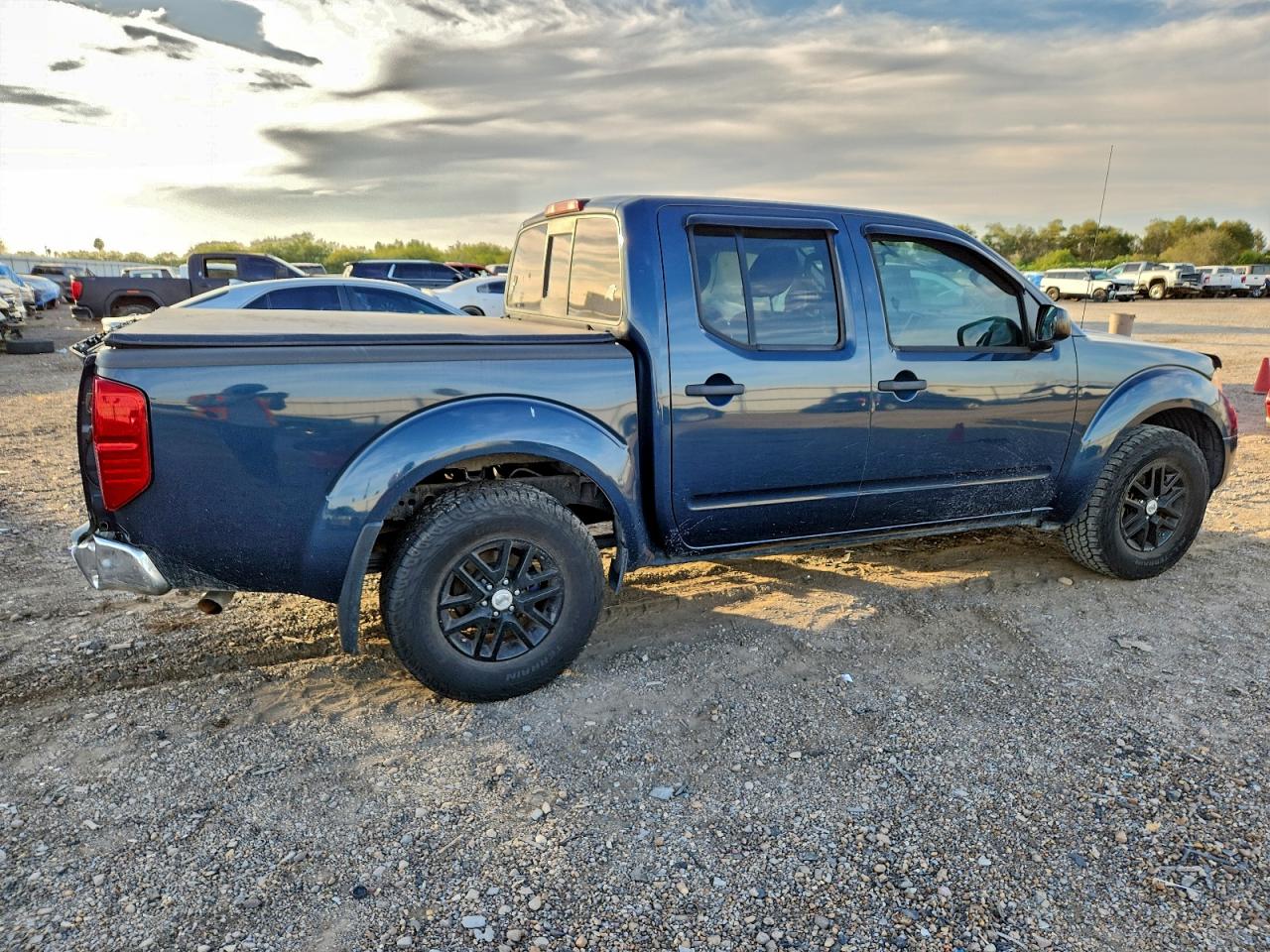 Nissan Frontier S Image 10
