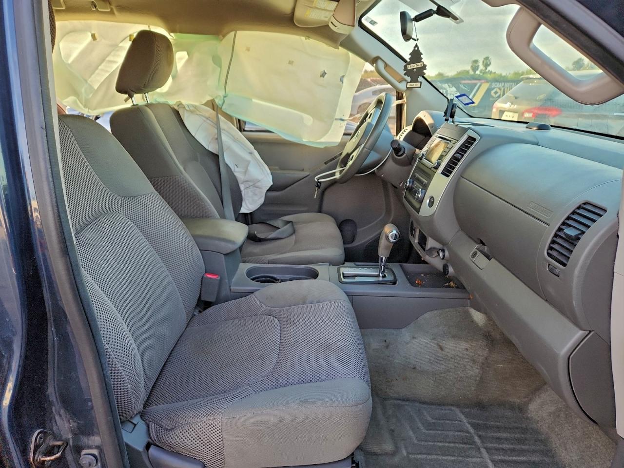 Nissan Frontier S Image 7