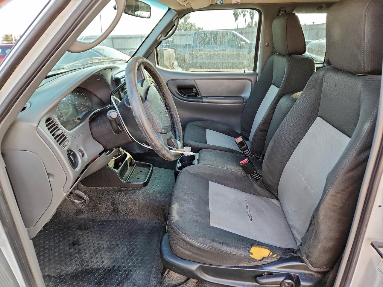 Ford Ranger Super Cab Image 2