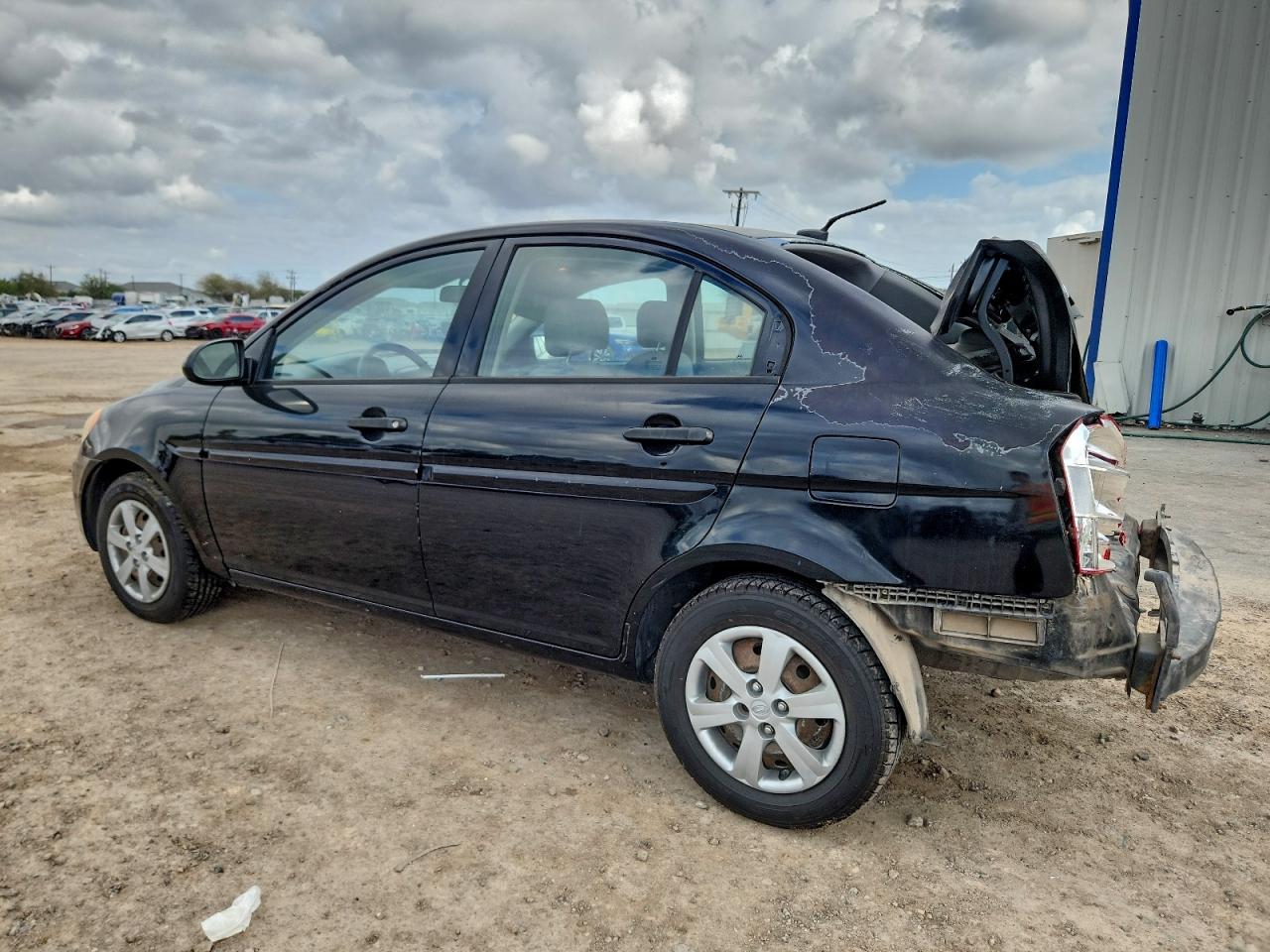 Hyundai ACCENT Gls Image 12