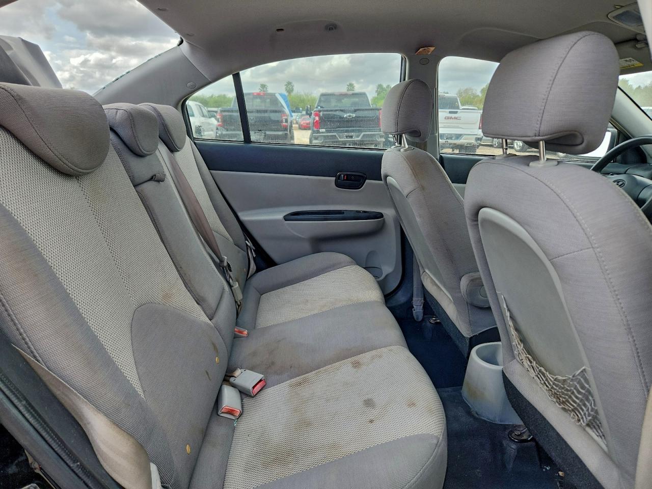 Hyundai ACCENT Gls Image 10