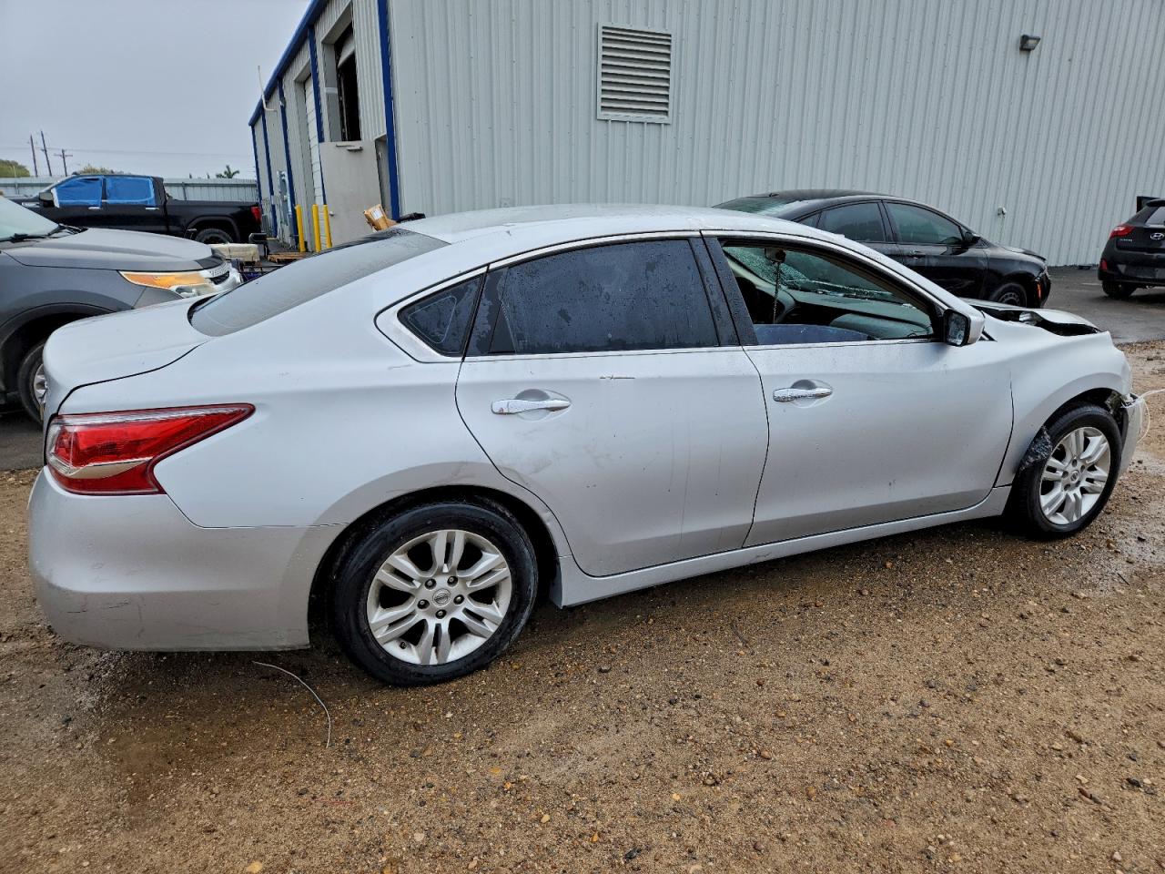 Nissan Altima 2.5 Image 2
