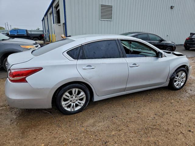 Nissan Altima 2.5 Image 2