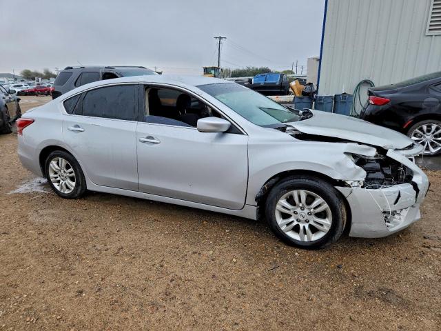 Nissan Altima 2.5 Image 3