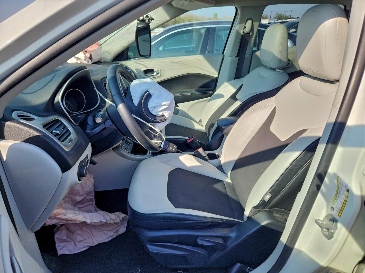 Jeep Compass Latitude Image 10