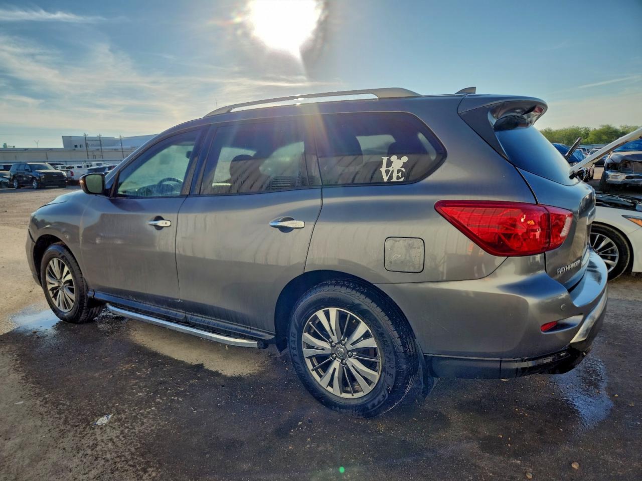 Nissan Pathfinder Sv Image 13