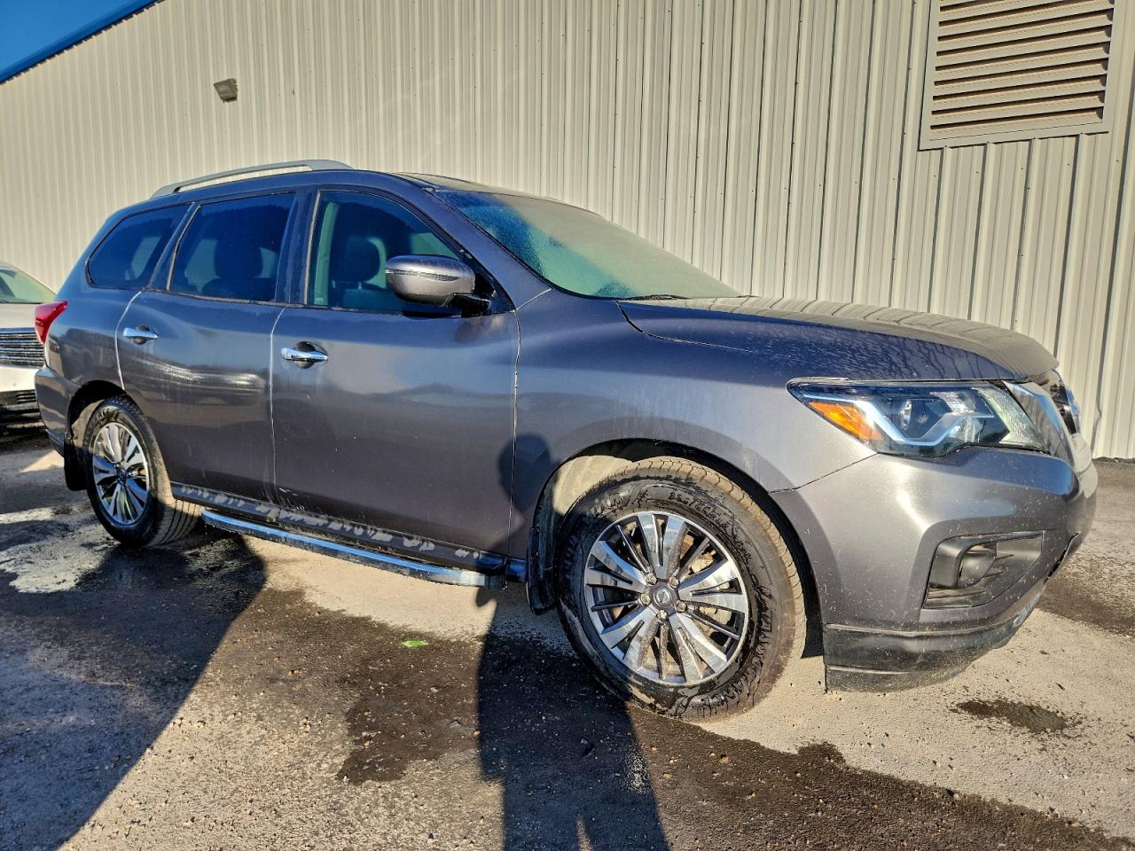 Nissan Pathfinder Sv Image 6