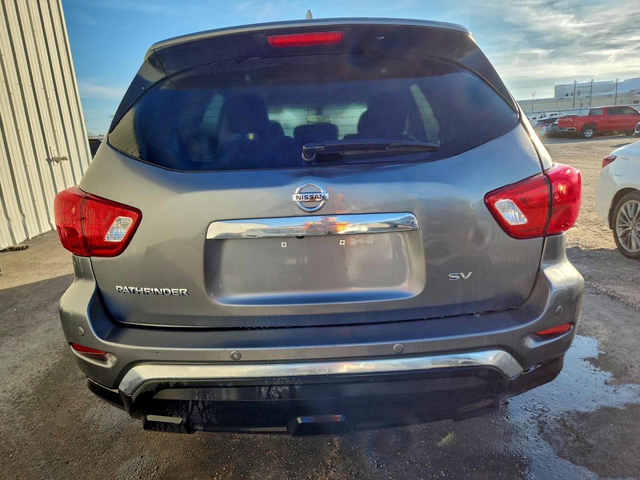 Nissan Pathfinder Sv Image 5