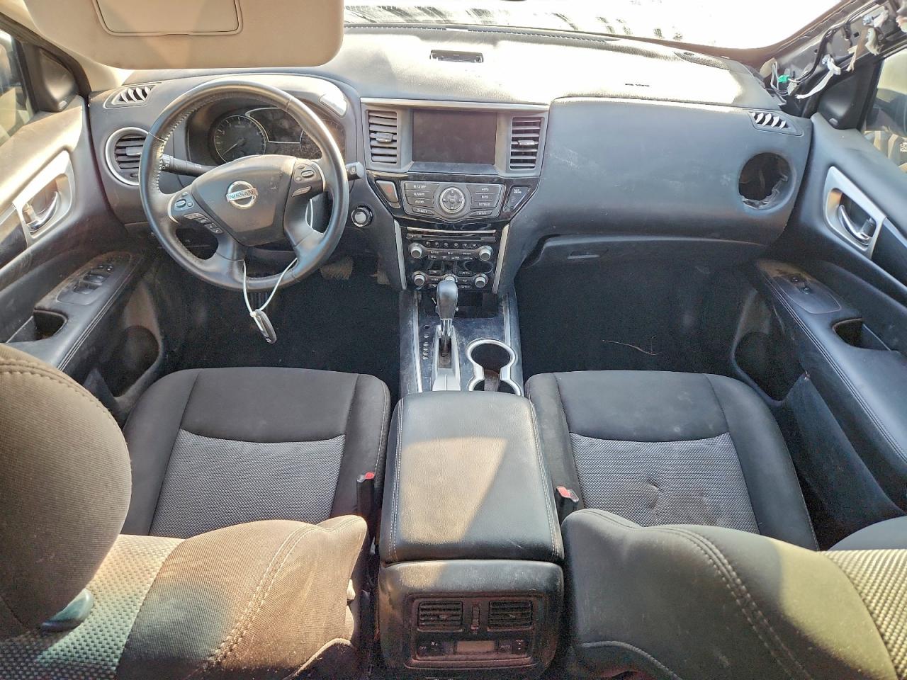 Nissan Pathfinder Sv Image 9
