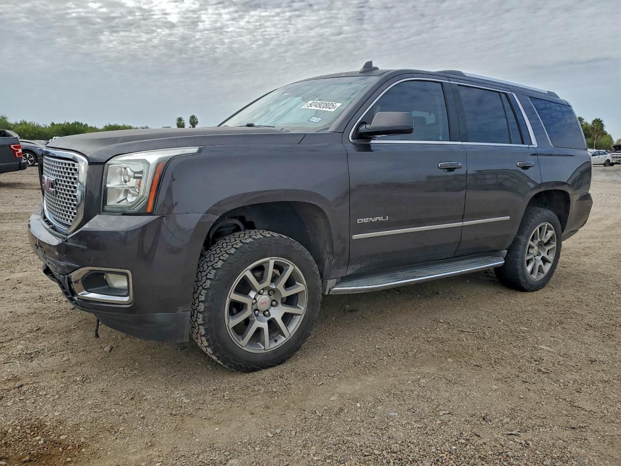 GMC Yukon Denali Image 1