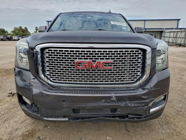 GMC Yukon Denali Image 4