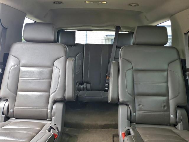 GMC Yukon Denali Image 8