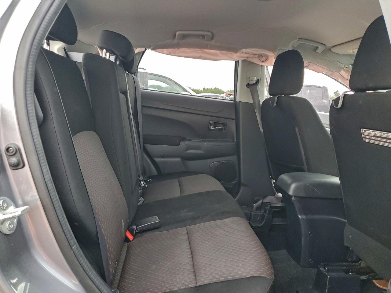 Mitsubishi Outlander Es Image 9