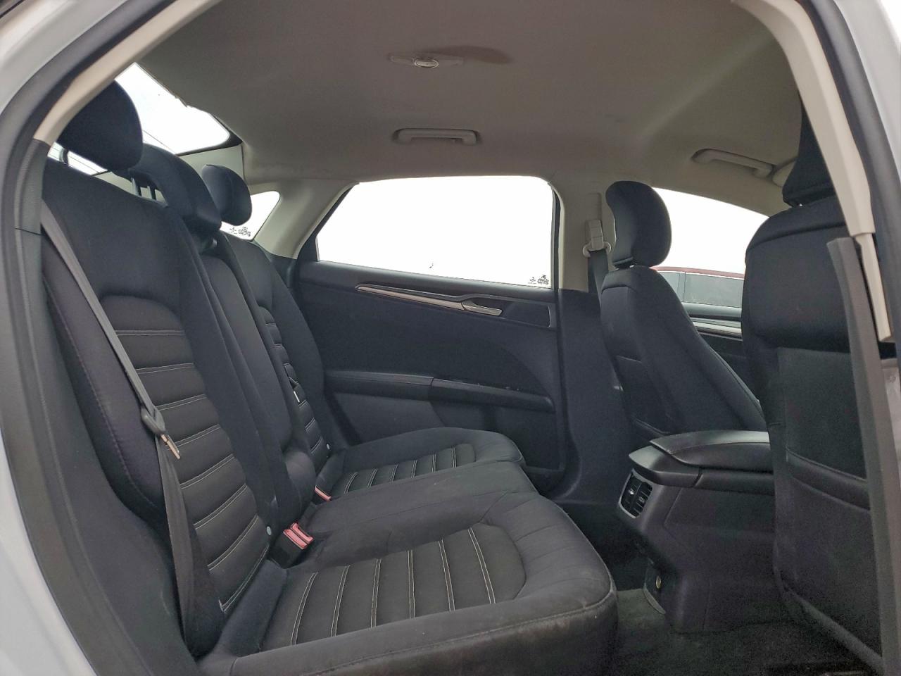 Ford Fusion Se Image 11