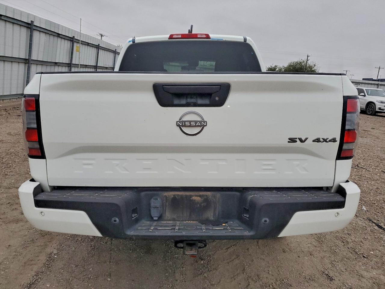 Nissan Frontier S Image 2