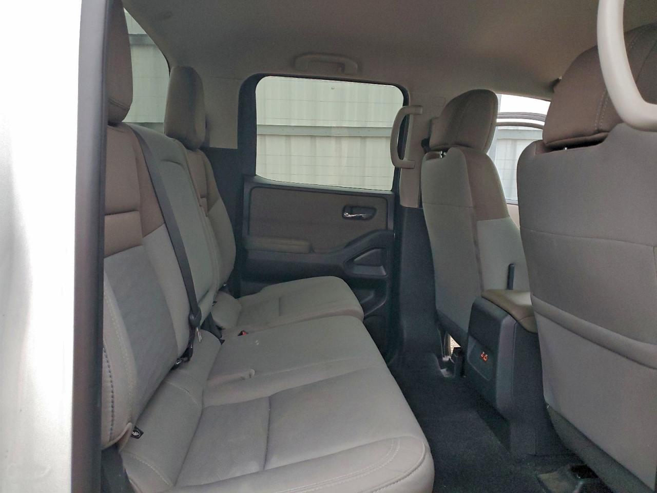 Nissan Frontier S Image 4