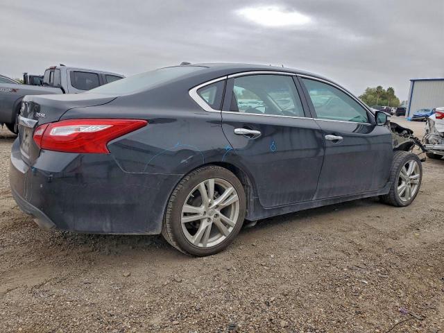 Nissan Altima 3.5sl Image 3