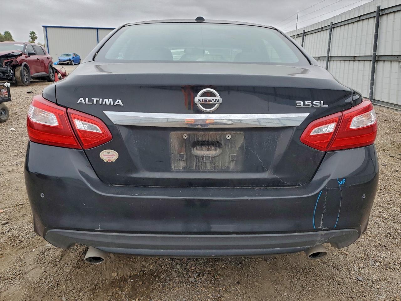 Nissan Altima 3.5sl Image 8
