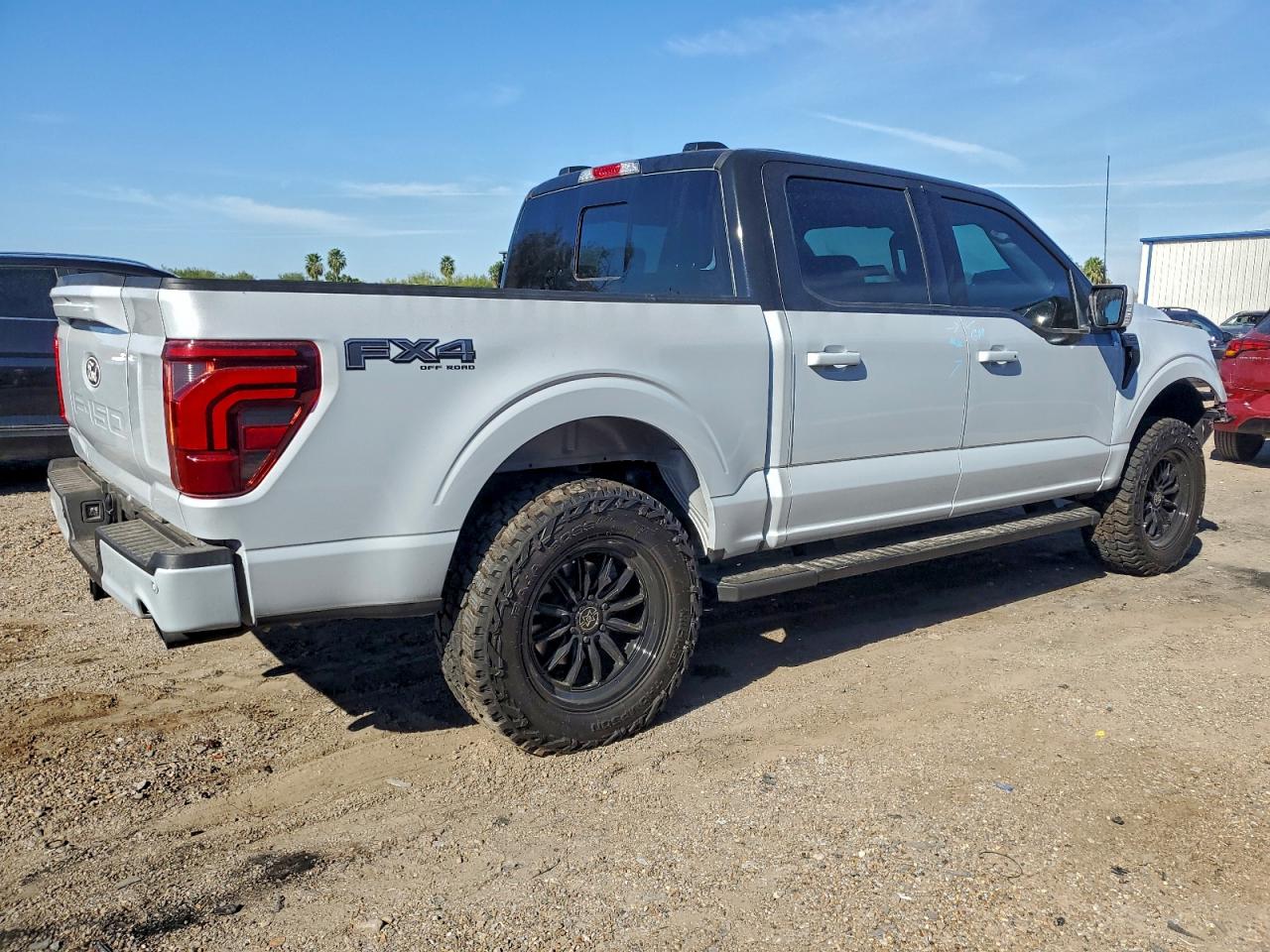 Ford F-150 Lariat Image 2