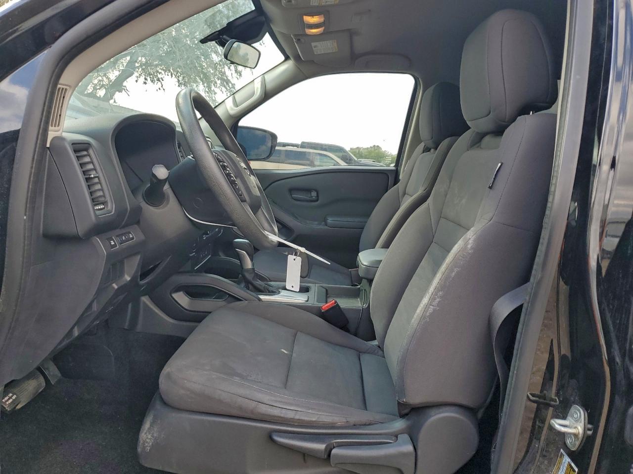 Nissan Frontier S Image 11