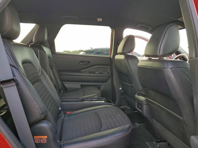 Nissan Pathfinder Rock Creek Image 6