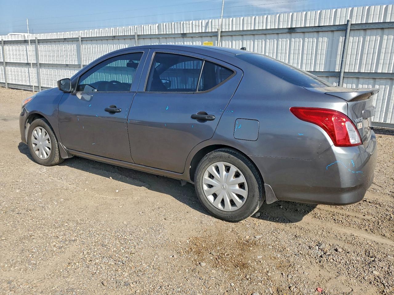 Nissan Versa S Image 3